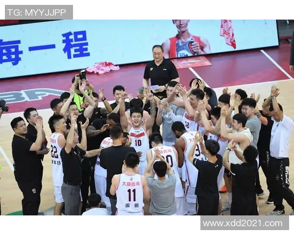 CBA激战东莞大益迎战北京队全力争胜展现篮球魅力